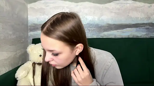 SunnySprinkle online show from November 6, 2025, 12:42 pm