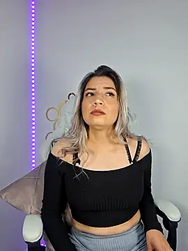 Snapshot of Elizabethadamss_92 chatting on October 15, 2025, 5:28 am Elizabethadamss 92 online show from October 15, 2025, 5:28 am