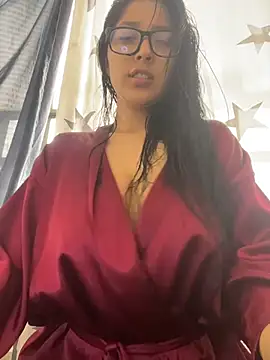 lunarodri online show from October 7, 2025, 6:31 pm