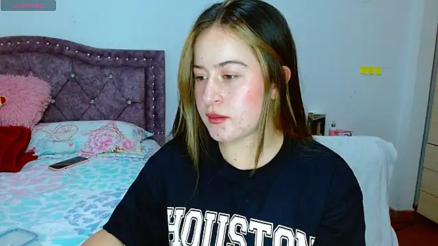 Snapshot of Hanssel_tess chatting on November 27, 2025, 8:09 pm Hanssel tess online show from November 27, 2025, 8:09 pm