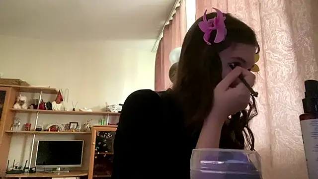 Snapshot of AlmetaBradicich chatting on October 12, 2025, 5:20 am AlmetaBradicich online show from October 12, 2025, 5:20 am