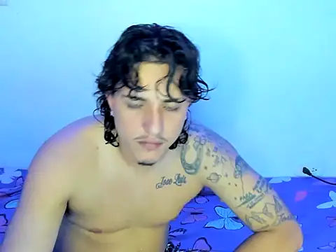 skyhot21 online show from October 14, 2025, 12:11 am