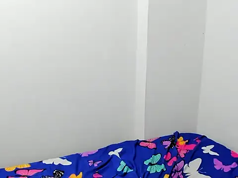 skyhot21 online show from October 10, 2025, 3:29 am