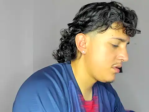 skyhot21 online show from October 8, 2025, 7:14 pm