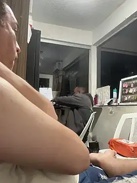 Snapshot of B-38 chatting on November 4, 2025, 12:14 am B-38 online show from November 4, 2025, 12:14 am