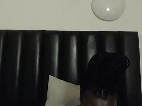 Snapshot of DimpleButtxxx chatting on October 17, 2025, 2:26 am DimpleButtxxx online show from October 17, 2025, 2:26 am