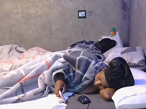 petite queenx online show from October 30, 2025, 6:23 am