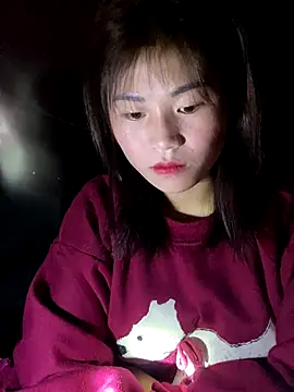 Mylinh- online show from November 13, 2025, 2:04 am