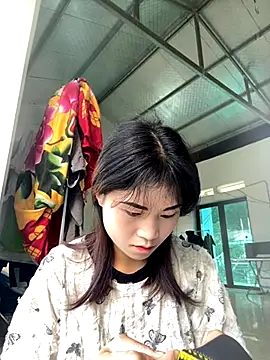 Snapshot of Mylinh- chatting on October 10, 2025, 2:01 am Mylinh- online show from October 10, 2025, 2:01 am