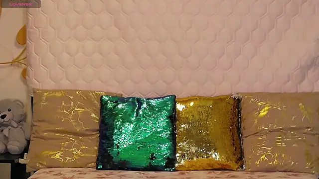 Snapshot of NicolleGrant chatting on October 20, 2025, 6:26 am NicolleGrant online show from October 20, 2025, 6:26 am