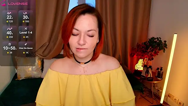 Snapshot of Serena_Foxxx chatting on November 18, 2025, 2:27 am Serena Foxxx online show from November 18, 2025, 2:27 am