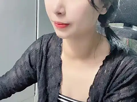 Snapshot of Hellen039 chatting on October 10, 2025, 2:12 am Hellen039 online show from October 10, 2025, 2:12 am