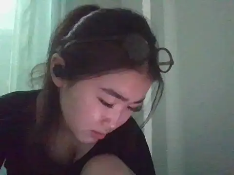 Snapshot of Zorivale chatting on February 12, 2026, 8:30 pm Zorivale online show from February 12, 2026, 8:30 pm