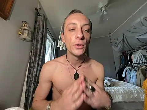 Snapshot of Dubbsssss chatting on December 21, 2025, 8:53 pm Dubbsssss online show from December 21, 2025, 8:53 pm