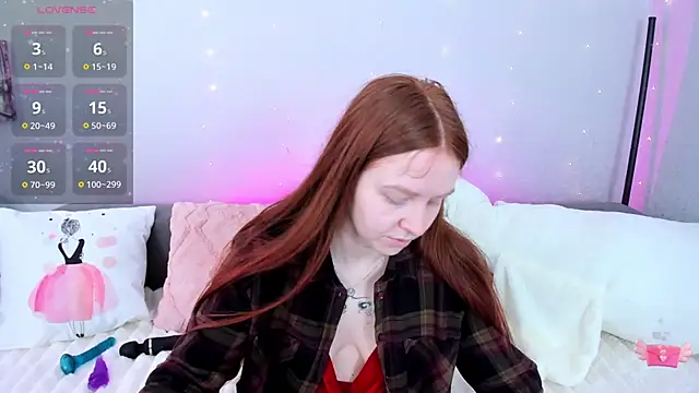 Evarey  online show from April 14, 2026, 5:01 am