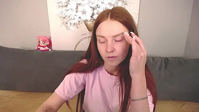 Evarey  online show from October 18, 2025, 11:12 am