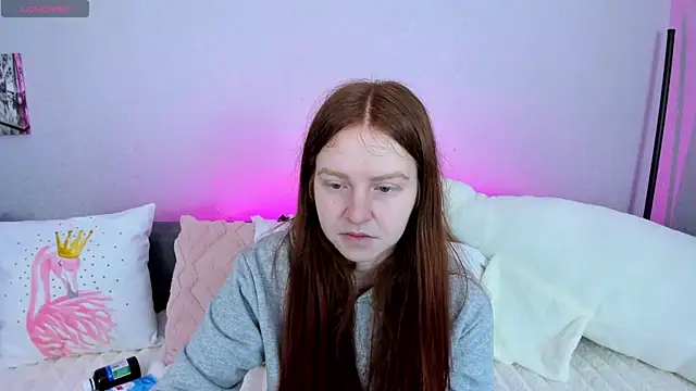 Evarey  online show from April 3, 2026, 4:30 am