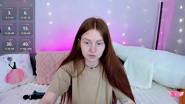 Evarey  online show from March 31, 2026, 4:47 am