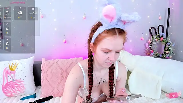 Evarey  online show from April 5, 2026, 4:41 am