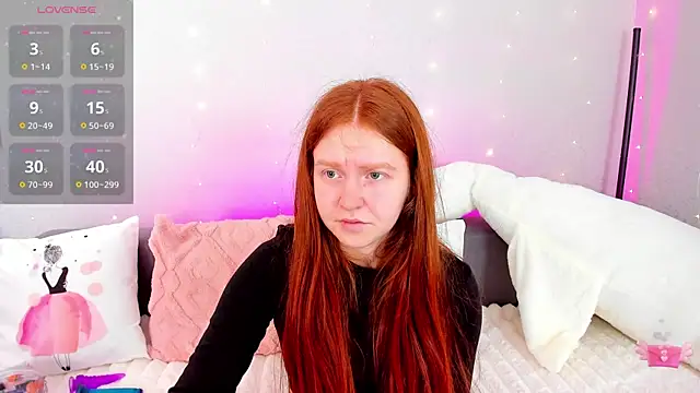 Evarey  online show from April 15, 2026, 5:02 am