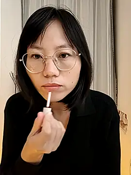 nini10052025 online show from November 3, 2025, 7:06 pm