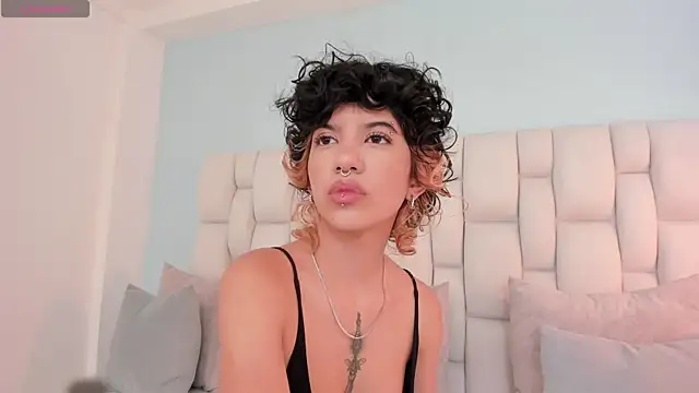 Snapshot of eva_caos chatting on February 6, 2026, 8:10 am eva caos online show from February 6, 2026, 8:10 am