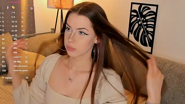 Snapshot of BlissShade chatting on October 18, 2025, 1:13 pm BlissShade online show from October 18, 2025, 1:13 pm