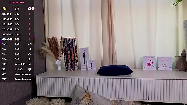 kitsun ne online show from February 3, 2026, 6:22 am