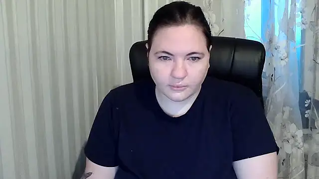 Snapshot of XLisaBlueXs_ chatting on October 8, 2025, 4:36 am XLisaBlueXs online show from October 8, 2025, 4:36 am