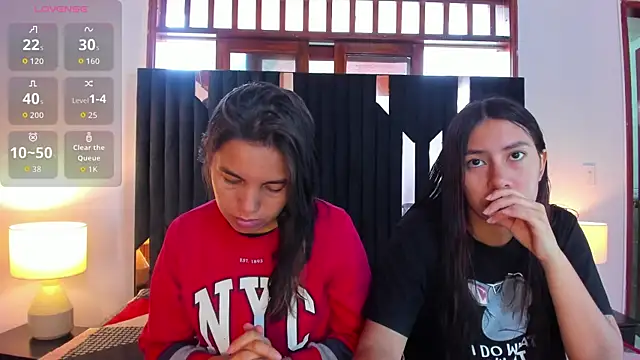 Sofy and Mia online show from November 11, 2025, 12:11 pm