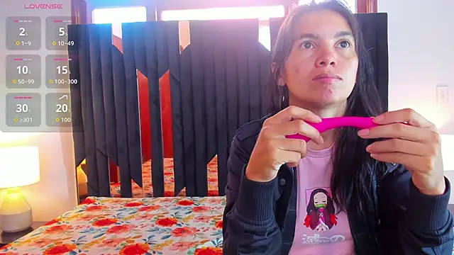 Sofy and Mia online show from November 21, 2025, 12:37 pm