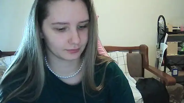 Snapshot of Caymira chatting on February 11, 2026, 10:04 am Caymira online show from February 11, 2026, 10:04 am