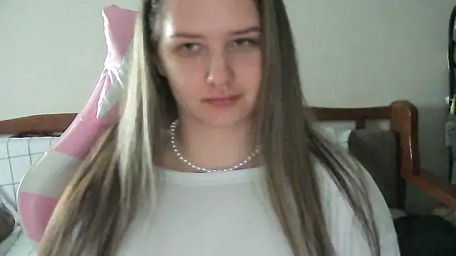 Snapshot of Caymira chatting on February 12, 2026, 2:28 pm Caymira online show from February 12, 2026, 2:28 pm