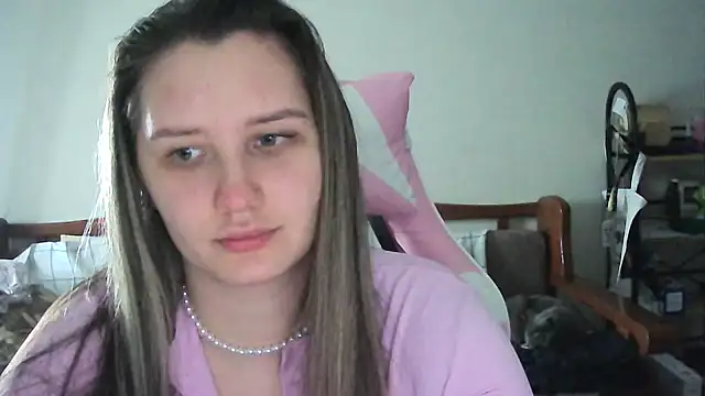 Snapshot of Caymira chatting on February 15, 2026, 11:20 am Caymira online show from February 15, 2026, 11:20 am