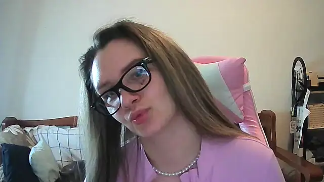 Snapshot of Caymira chatting on February 3, 2026, 2:00 pm Caymira online show from February 3, 2026, 2:00 pm