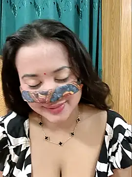 Beauty Queen Soniya online show from May 28, 2026, 11:54 pm