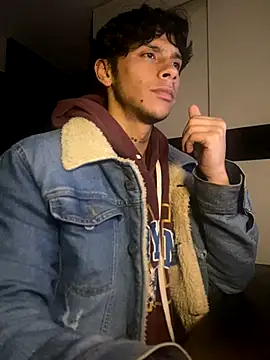 Snapshot of ErosDominant chatting on November 18, 2025, 2:27 am ErosDominant online show from November 18, 2025, 2:27 am