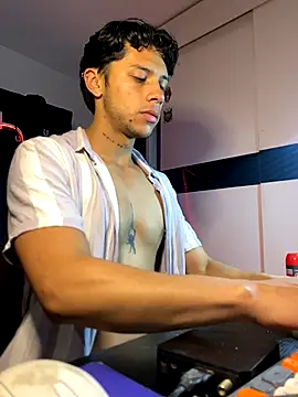 Snapshot of ErosDominant chatting on October 18, 2025, 6:26 am ErosDominant online show from October 18, 2025, 6:26 am