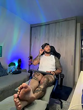 Dave-Max01 online show from November 27, 2025, 10:59 am