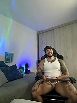 Dave-Max01 online show from November 22, 2025, 2:38 pm