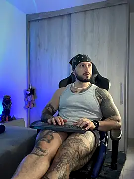 Dave-Max01 online show from November 25, 2025, 2:45 am