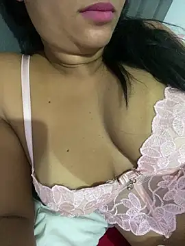 Snapshot of Brunamorenago chatting on May 17, 2026, 12:54 am Brunamorenago online show from May 17, 2026, 12:54 am