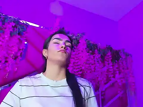 Snapshot of Gisell_Squirt_ chatting on October 14, 2025, 12:50 pm Gisell Squirt online show from October 14, 2025, 12:50 pm