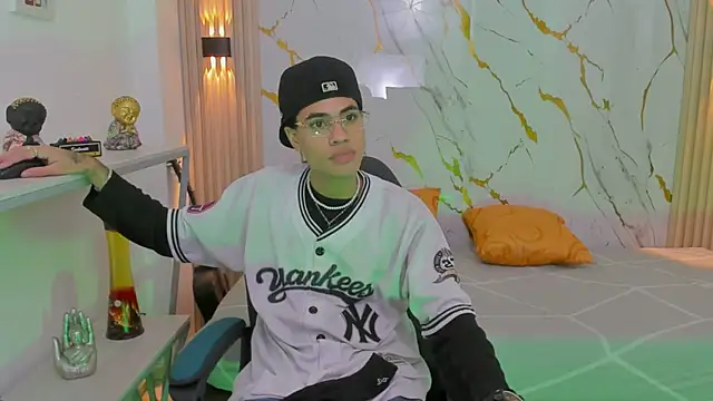 JacobBlackwell  online show from January 11, 2026, 7:43 pm