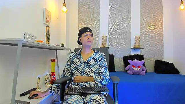 JacobBlackwell  online show from November 3, 2025, 7:39 pm