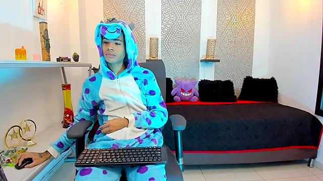 JacobBlackwell  online show from November 5, 2025, 7:28 pm