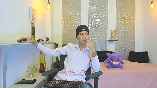 JacobBlackwell  online show from November 17, 2025, 7:18 pm