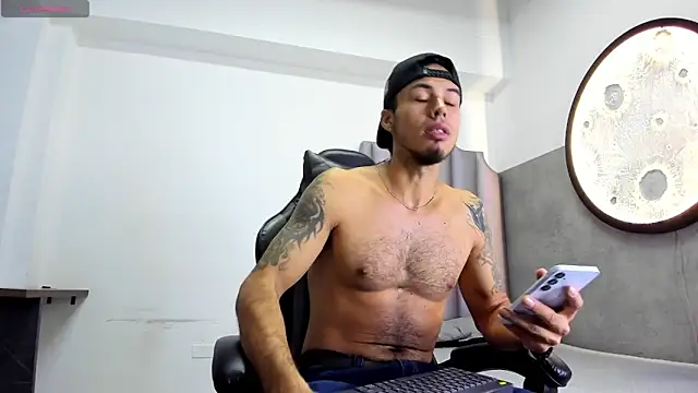 Snapshot of Rurik_Jones chatting on October 21, 2025, 11:53 am Rurik Jones online show from October 21, 2025, 11:53 am