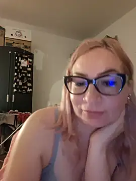 Snapshot of vivonivo chatting on October 15, 2025, 8:06 pm vivonivo online show from October 15, 2025, 8:06 pm