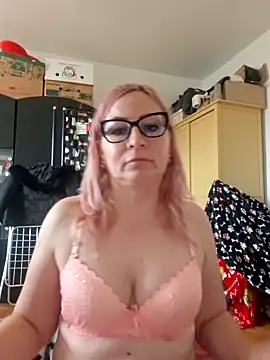 Snapshot of vivonivo chatting on October 17, 2025, 2:08 pm vivonivo online show from October 17, 2025, 2:08 pm